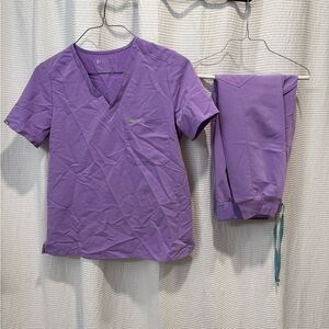 Figs Lavender Scrub Set